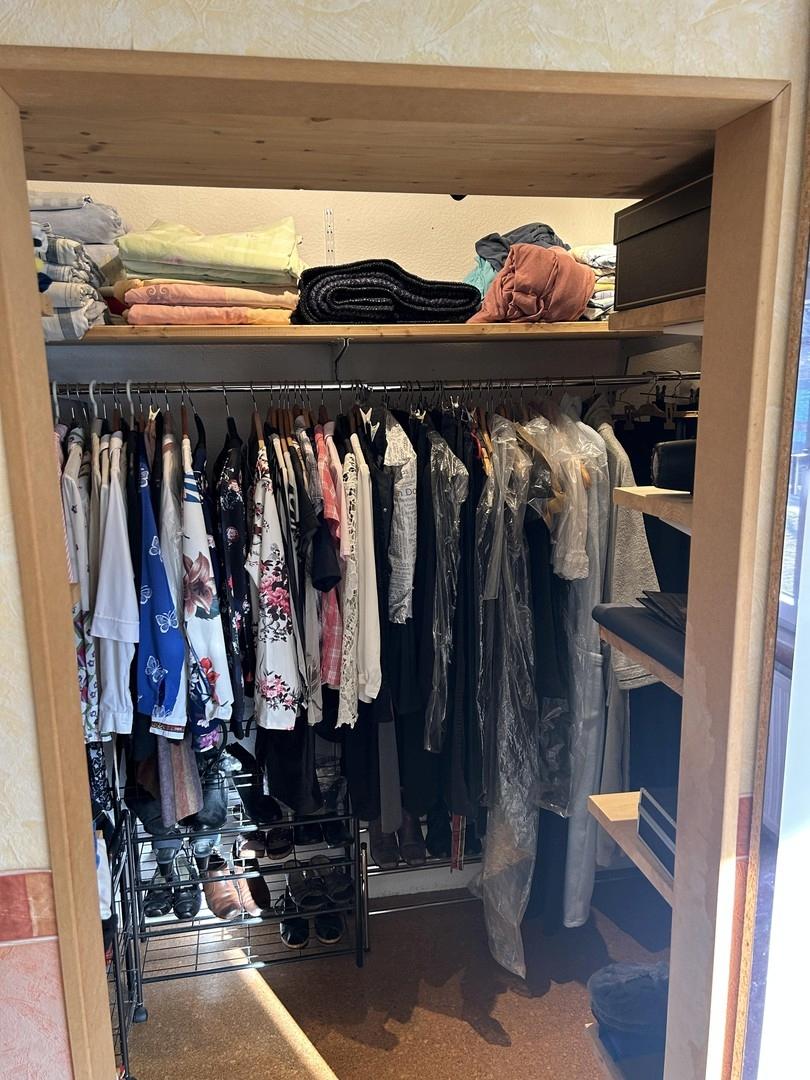 Begehbarer Kleiderschrank