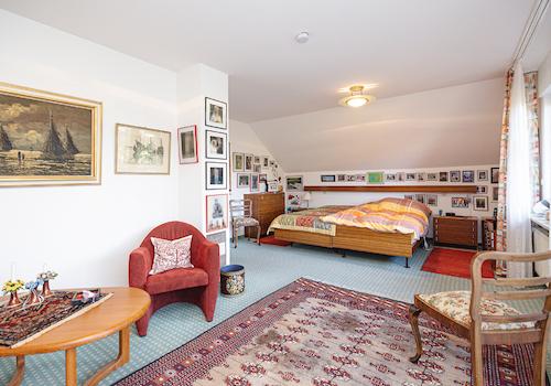 Schlafzimmer DG