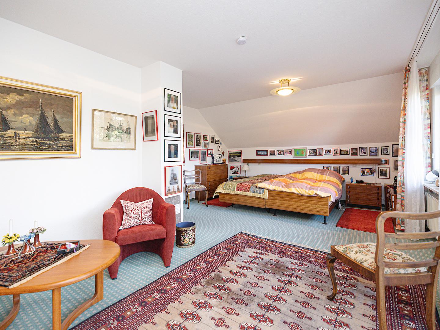 Schlafzimmer DG