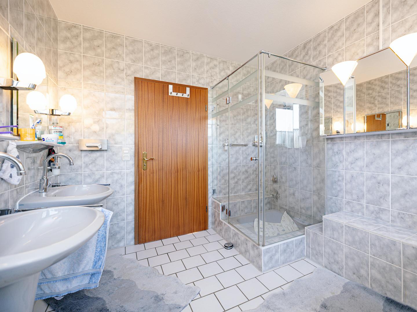 Badezimmer DG