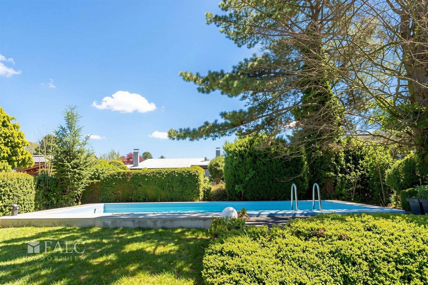 Blick zum Pool
