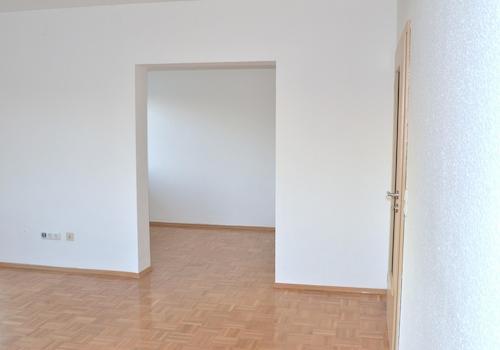 vom Wohnzimmer ins Esszimmer