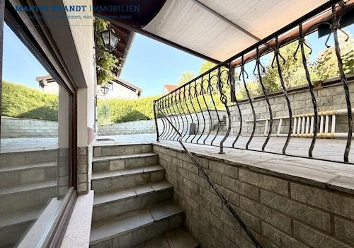Ausgang zur überdachten Terrasse