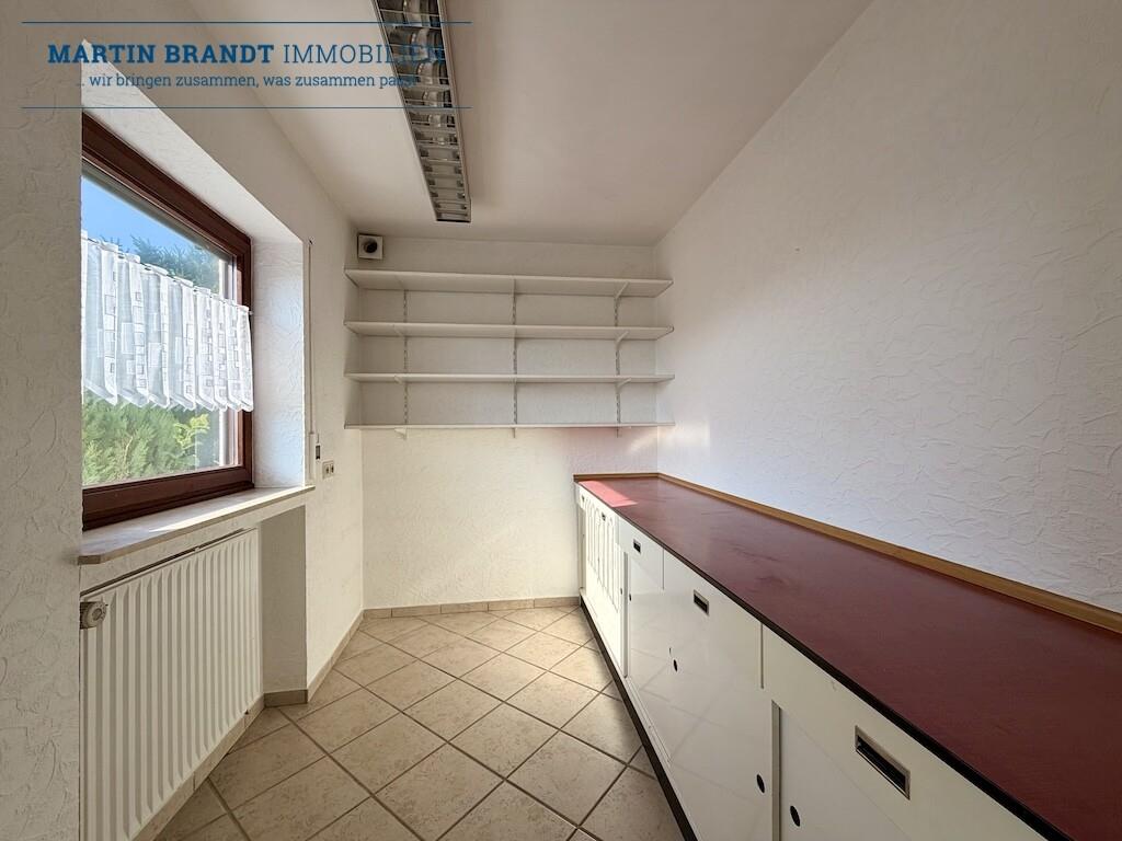Speisekammer hinter der Küche OG
