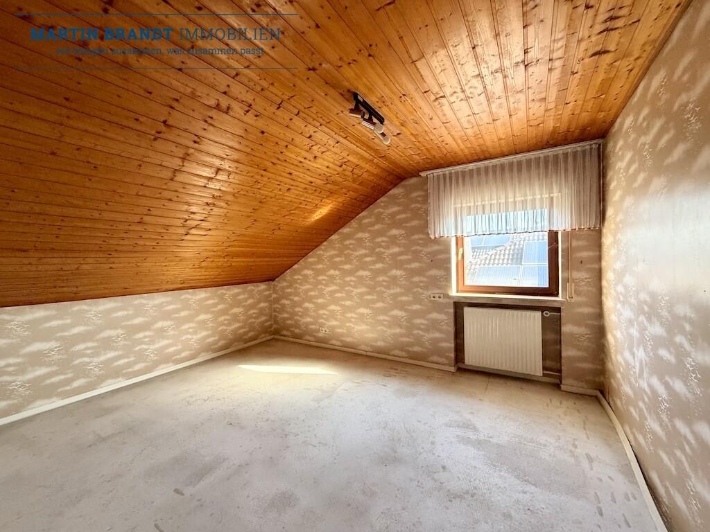 Schlafzimmer 1 DG
