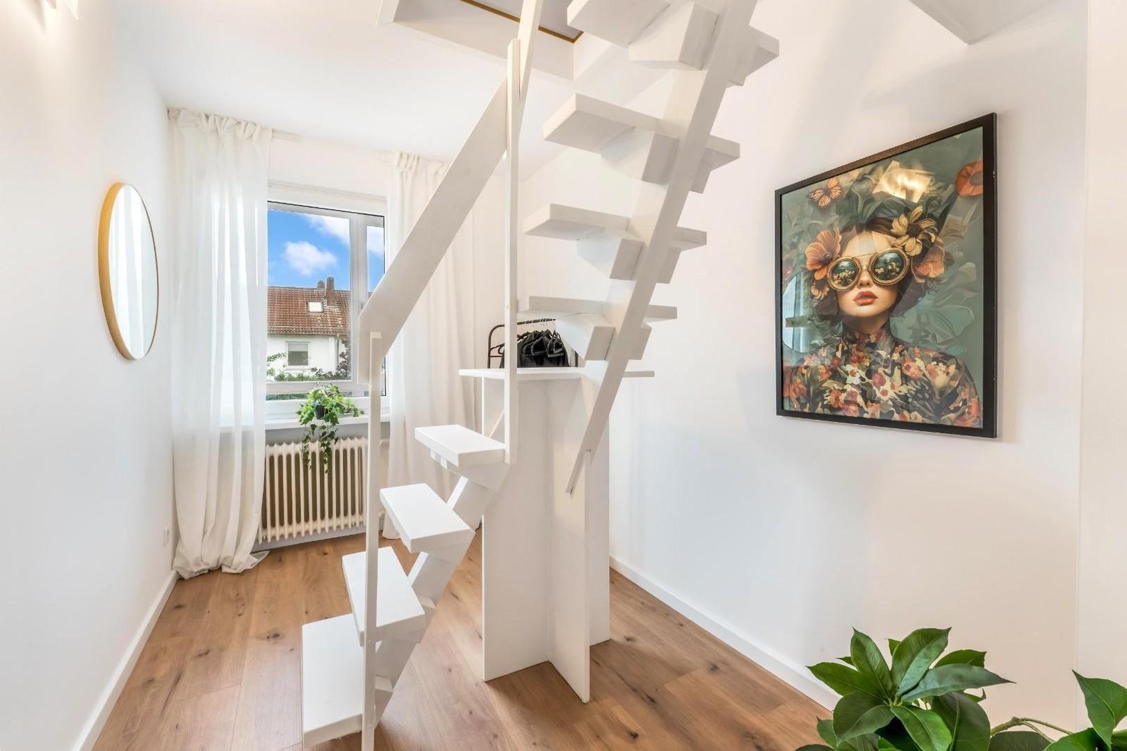 Zimmer 3 mit Treppe ins DG