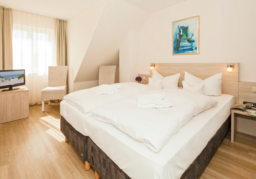 Schlafzimmer 1