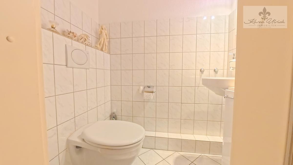 Gäste-WC (2)