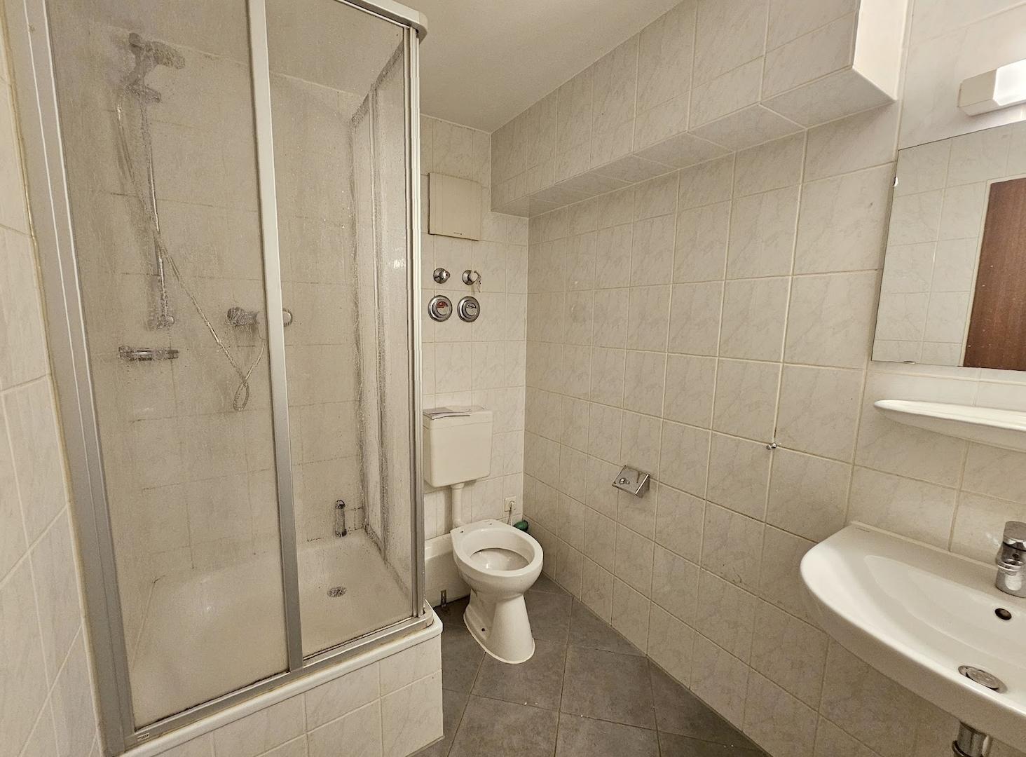 Bad mit Dusche