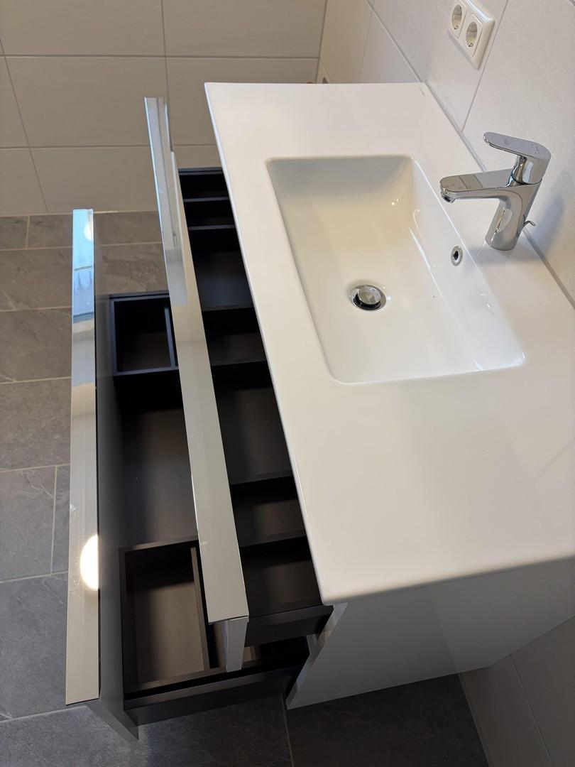 Badunterschrank viel Stauraum