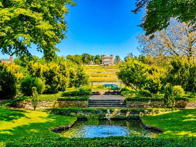 Garten mit Blick auf die Elbschlösser