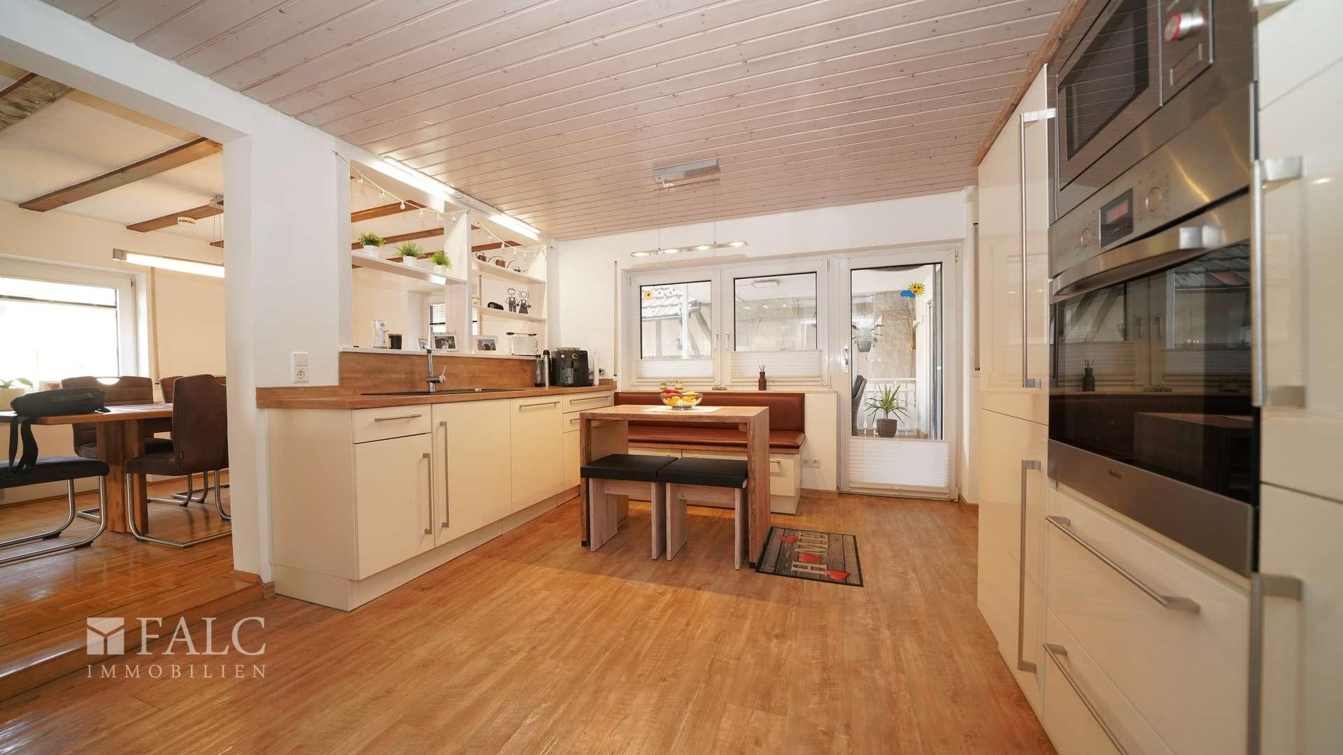 Helle Einbauküche (1. OG, orig.))
