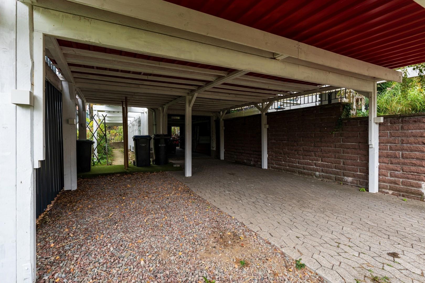 Carport links am ZFWH