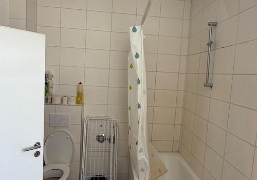 Tgl.-Bad mit Wanne