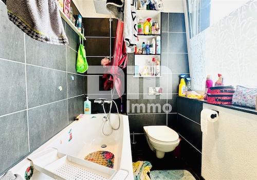 Haupthaus links OG Badezimmer / Wanne