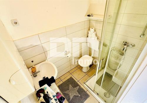 Nebengebäude WE links EG Bad / Dusche