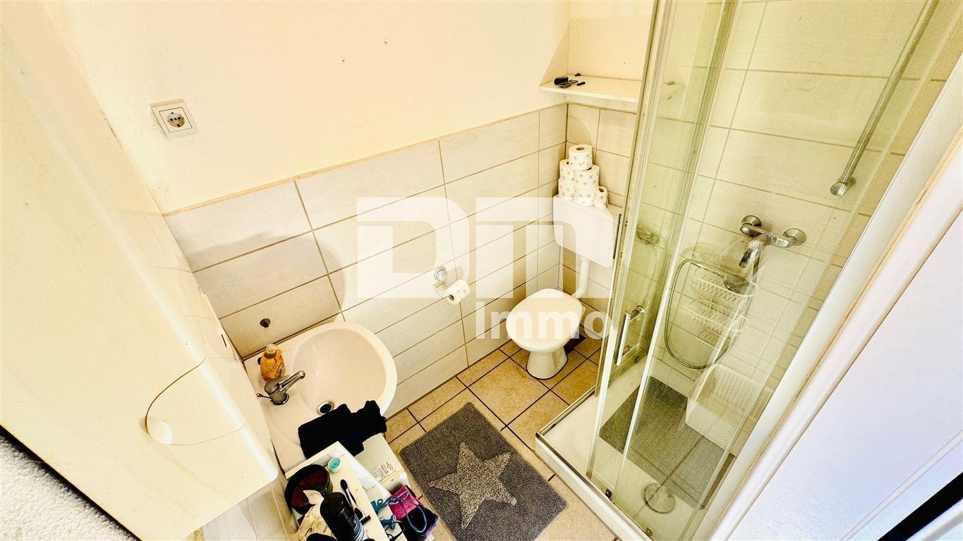 Nebengebäude WE links EG Bad / Dusche