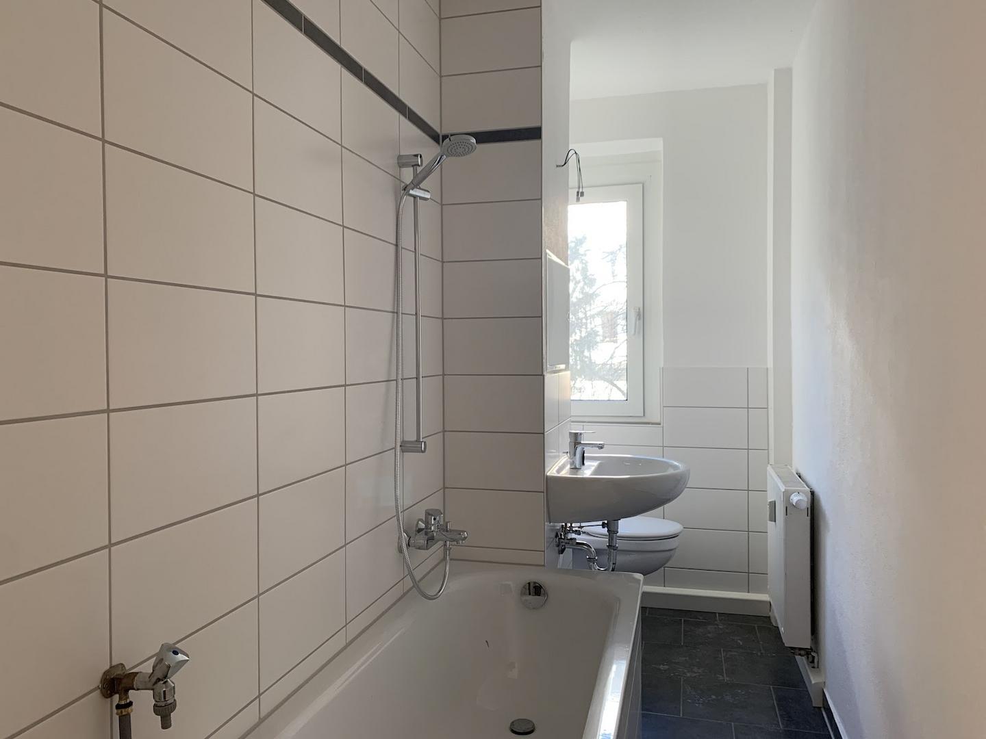 Bad mit Badewanne