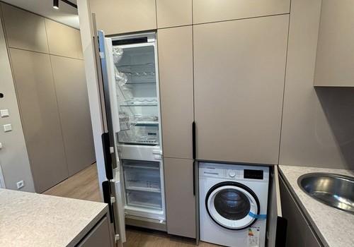 Küche mit allen Elektrogeräten