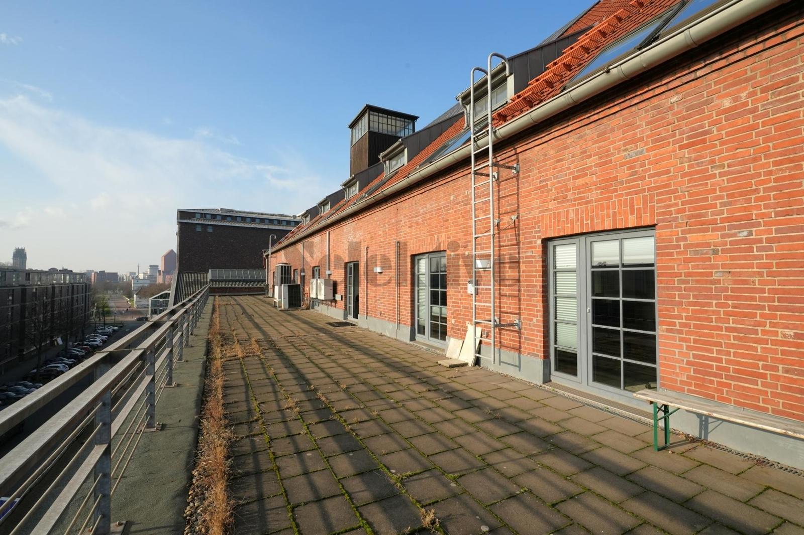 Terrasse Süd-Ost-Seite