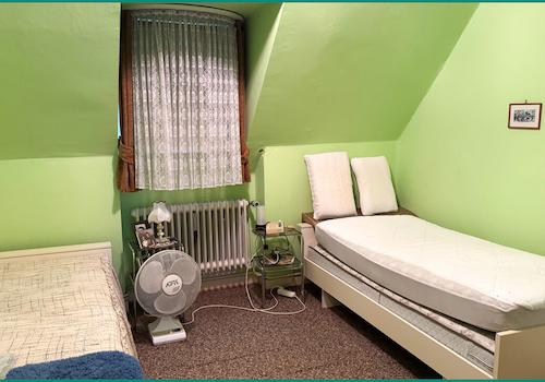 Ein weiteres Zimmer im Dachgeschoss