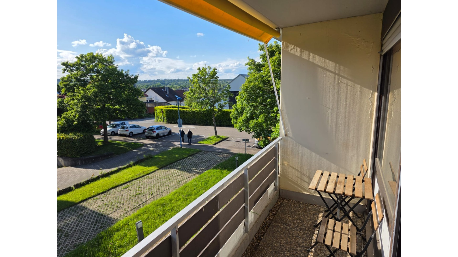 Zimmer links: Balkon