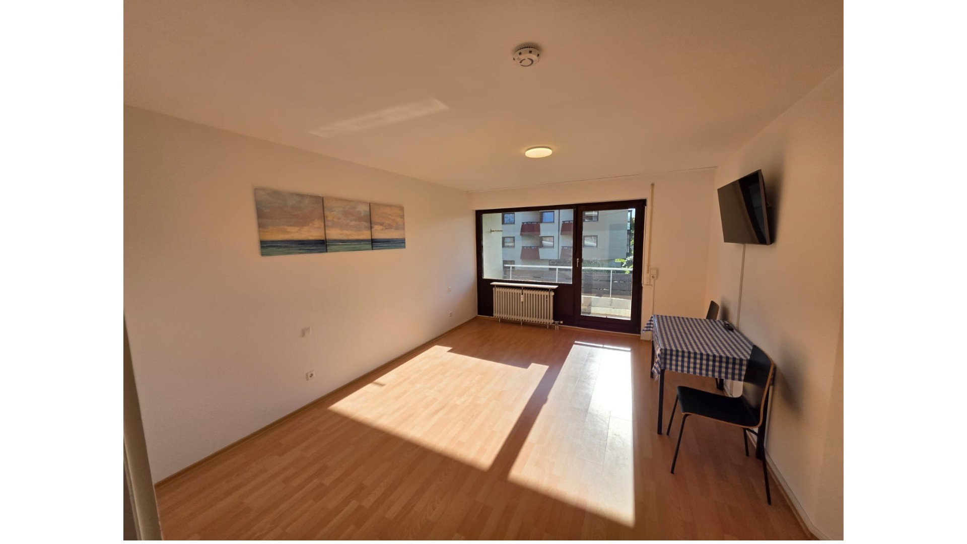 Zimmer rechts: Balkon