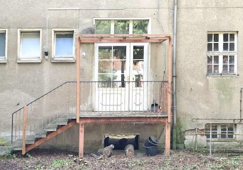Eingang DDR-Bau