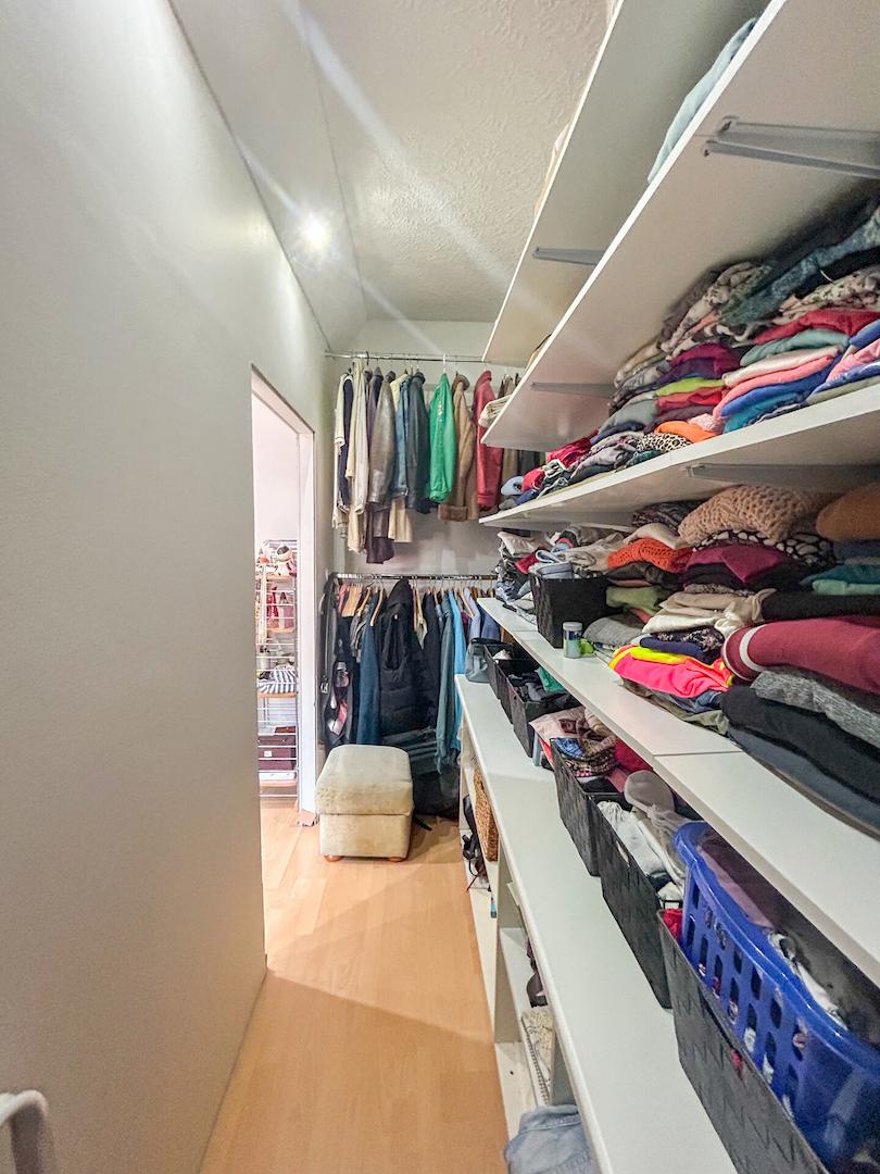 30 begehbarer Kleiderschrank OG WE1