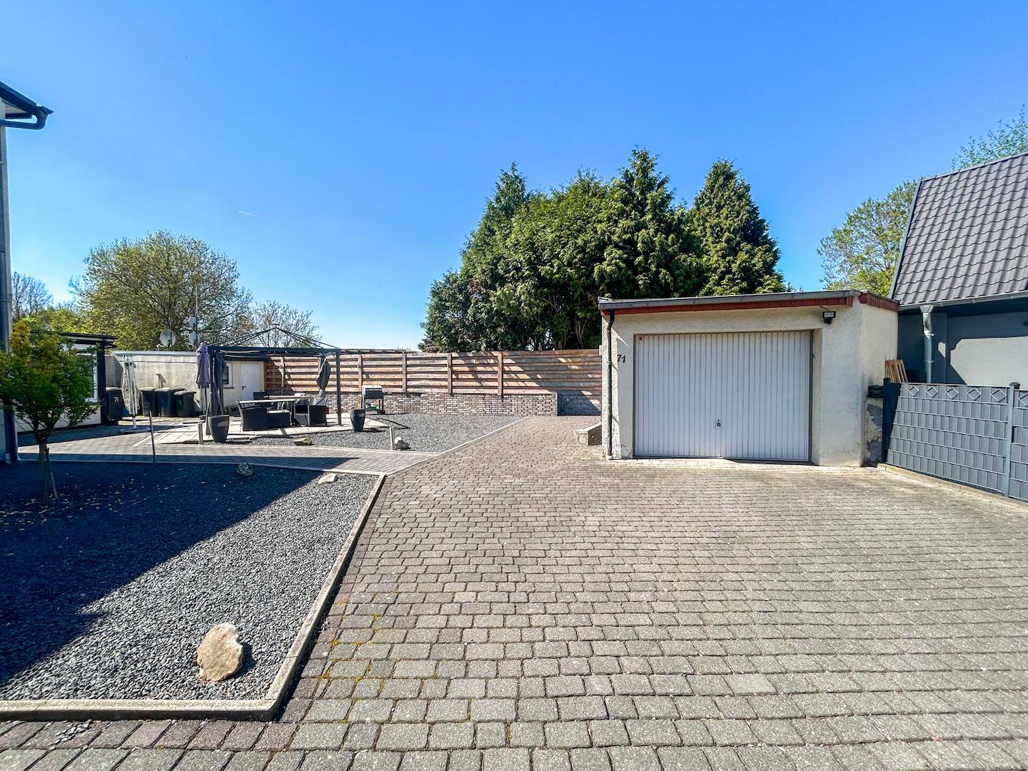 39 Garage