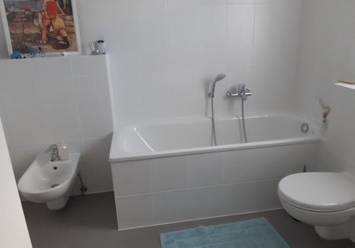 Bad mit Wanne und Bidet