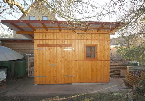 Neues u. geräumiges ca. 4,5 m x 2,5 m großes Gerätehaus