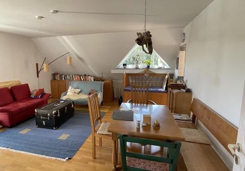 Wohnzimmer mit Essplatz