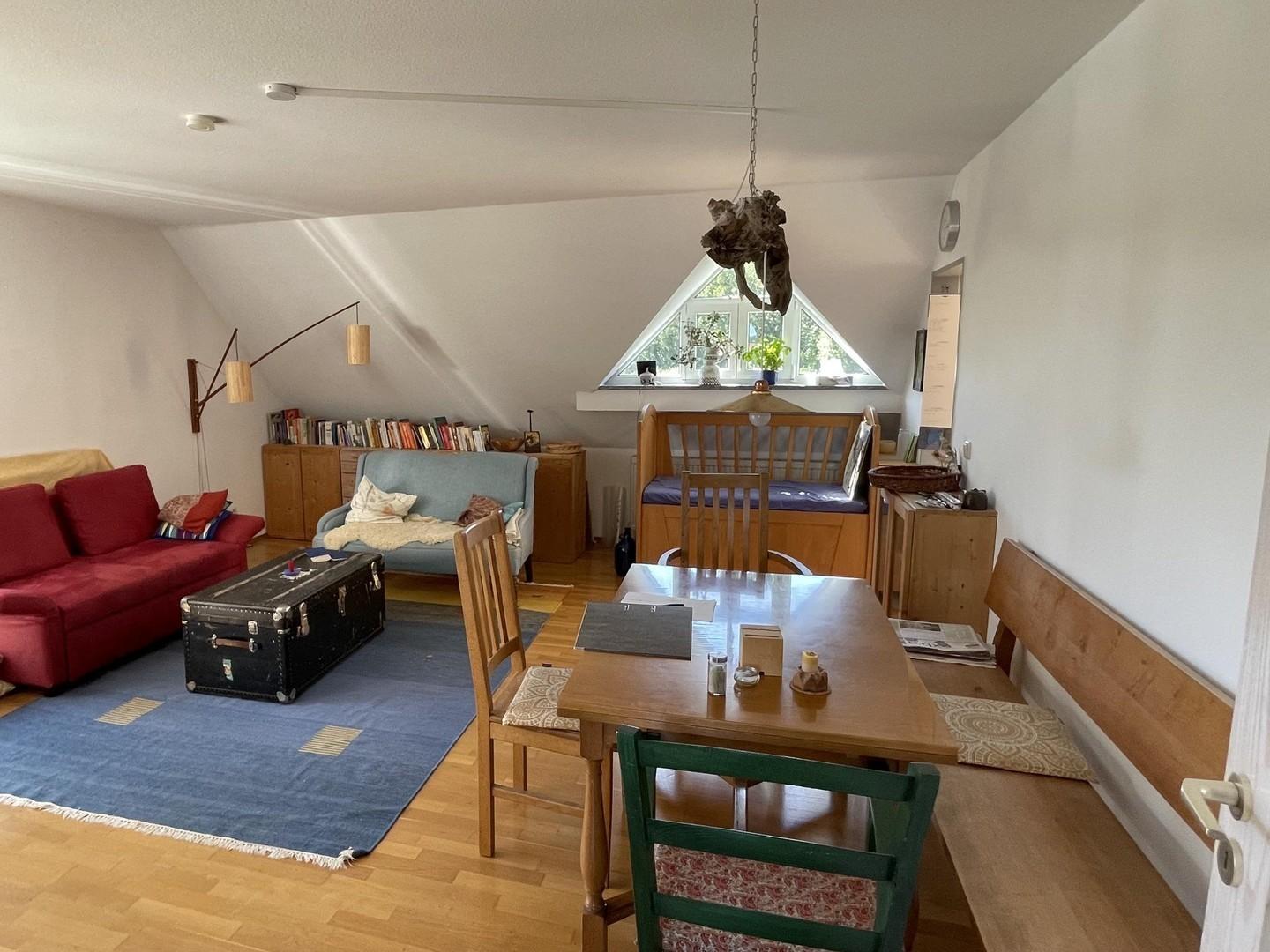 Wohnzimmer mit Essplatz