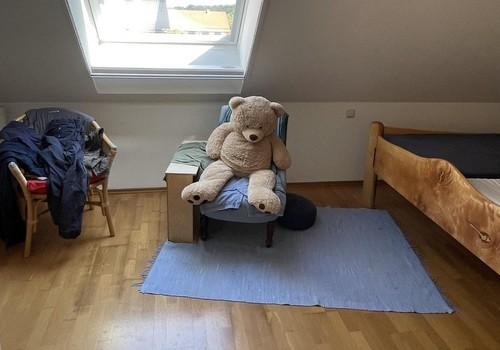 Schlafzimmer mit Fenster