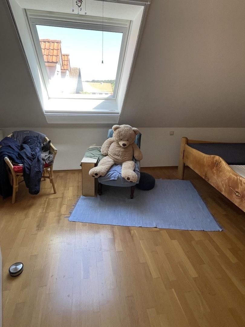 Schlafzimmer mit Fenster