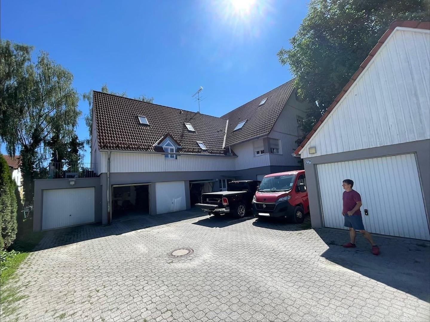 Garage plus Stellplatz
