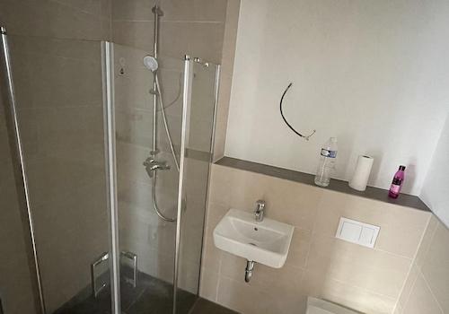 Gäste WC mit Duschkabine