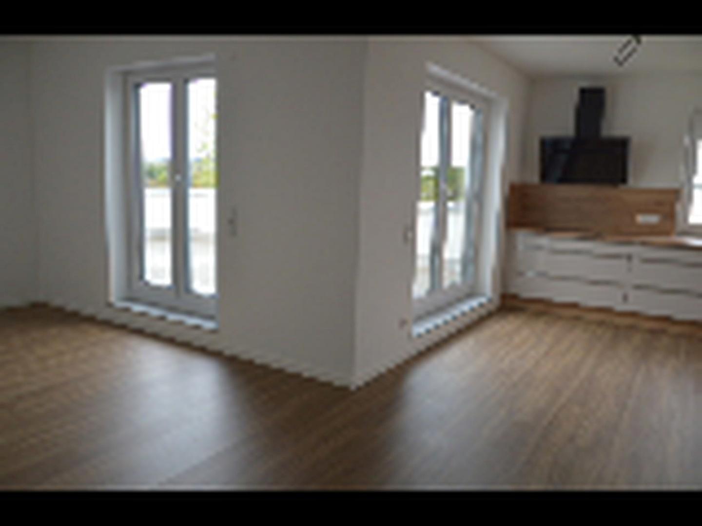 Blick auf Küche und Wohnzimmer
