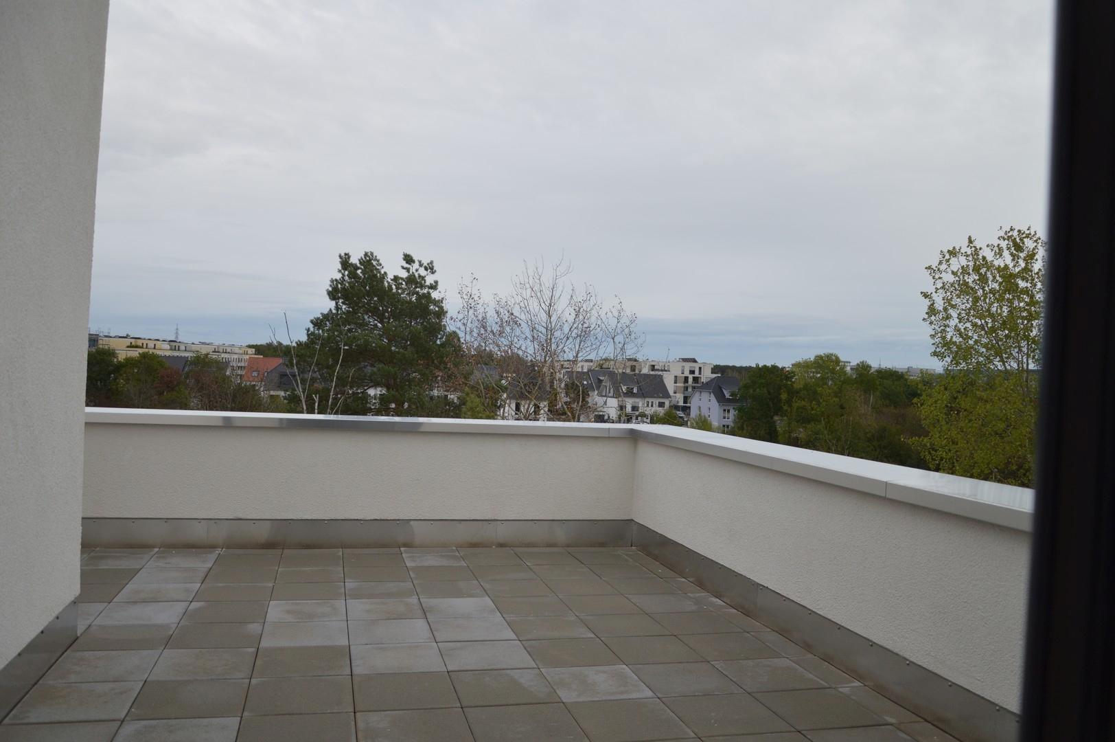 Große Terrasse von Küche/Wohnz