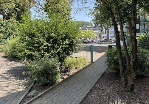 Zuwegung Parkplatz > Haus