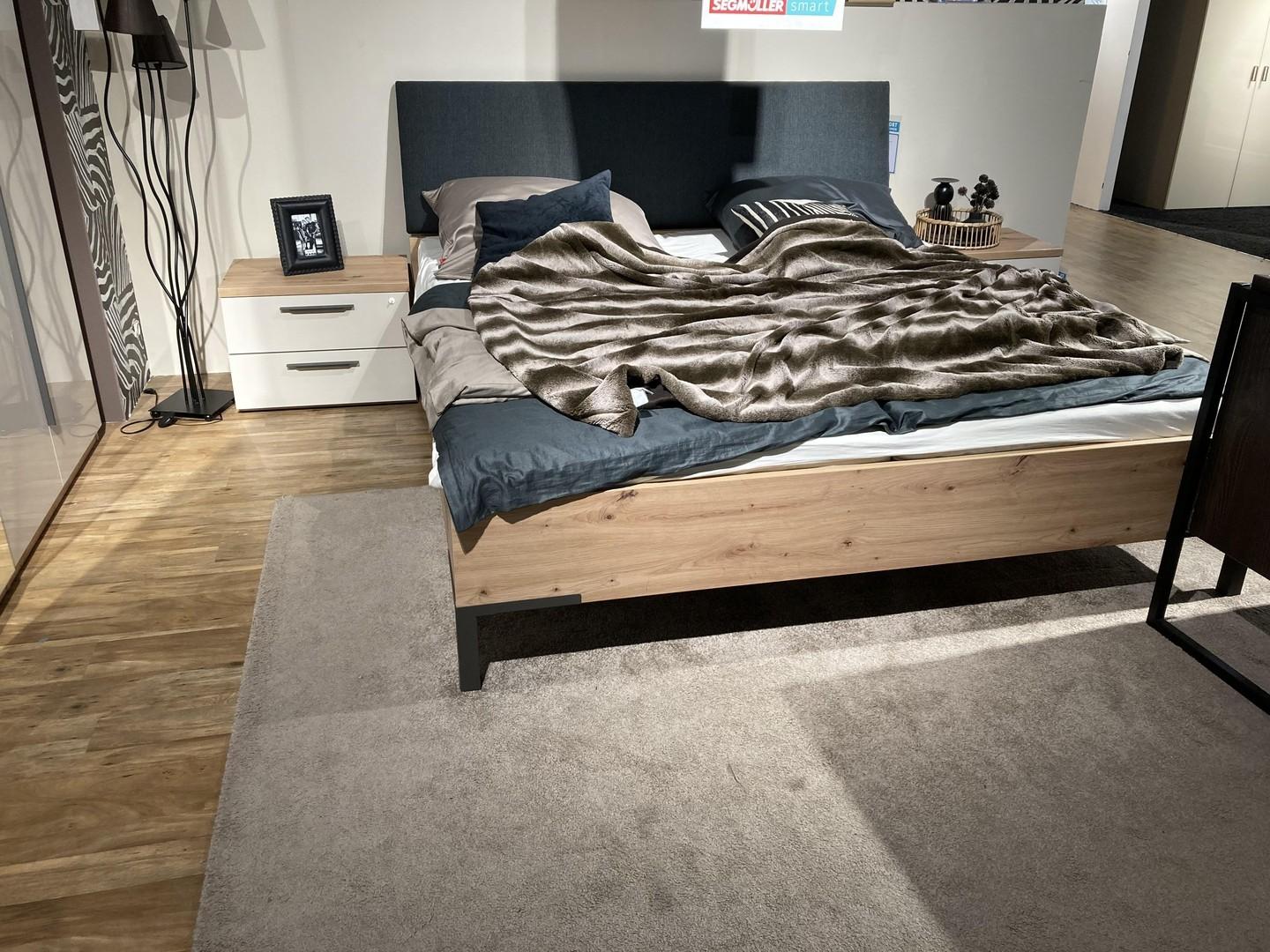 Schlafzimmer Bett 