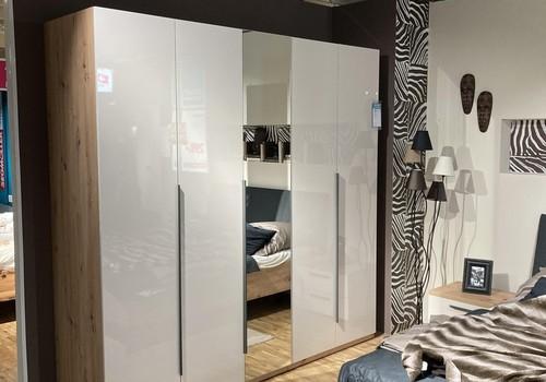 Schlafzimmer Schrank