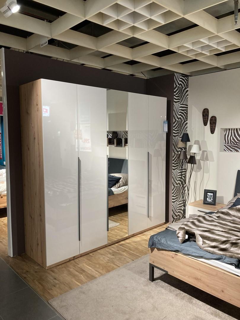 Schlafzimmer Schrank
