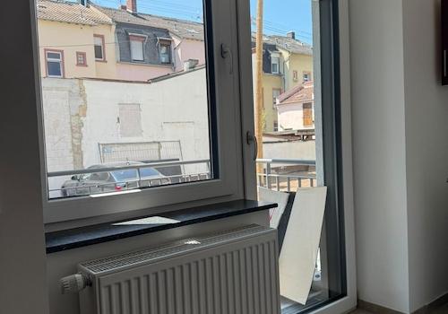 Küche 2 mit Zutritt Balkon