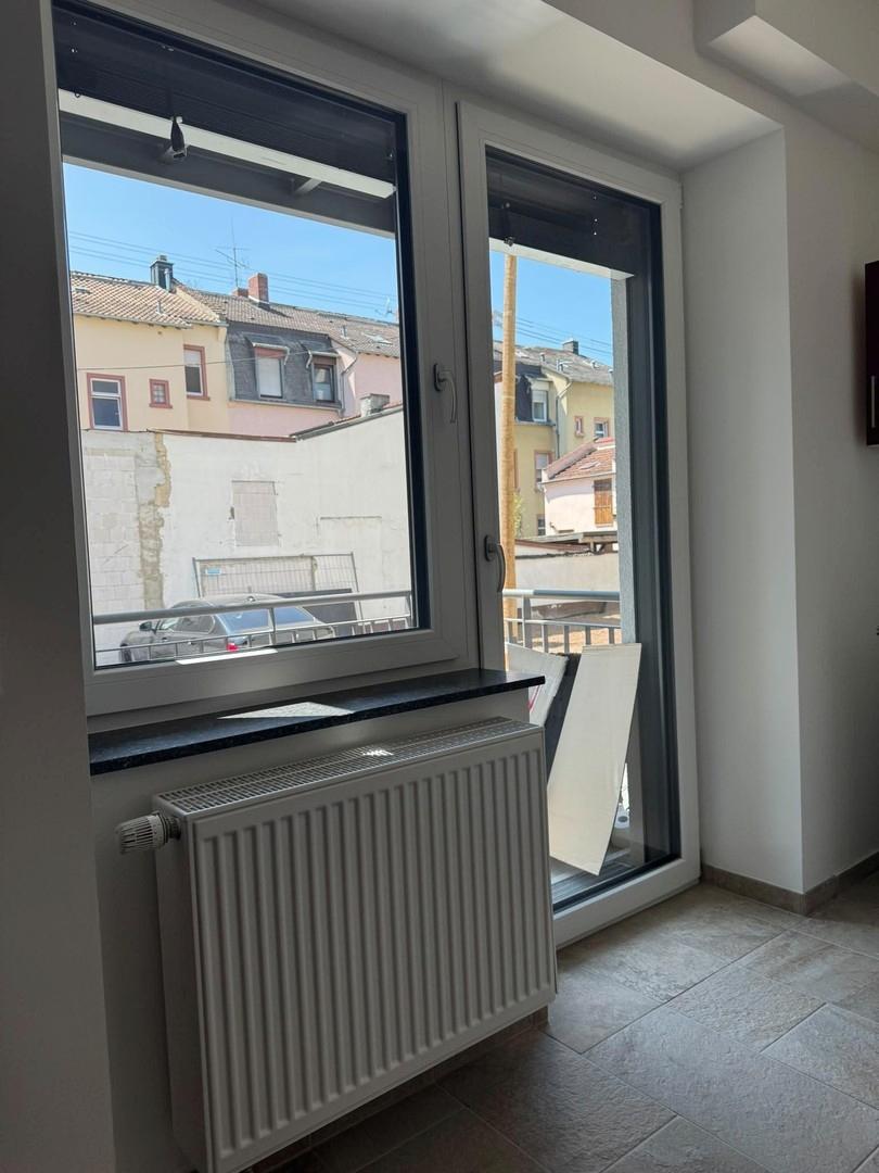 Küche 2 mit Zutritt Balkon