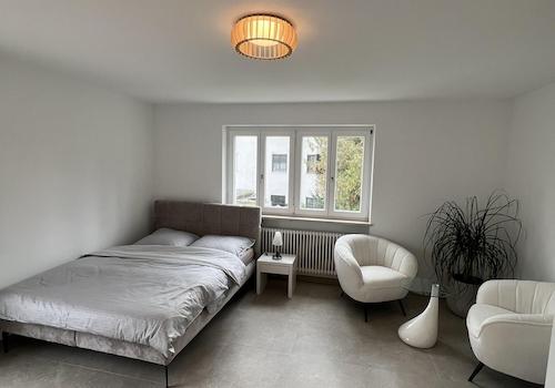Wohn-/ Schlafzimmer