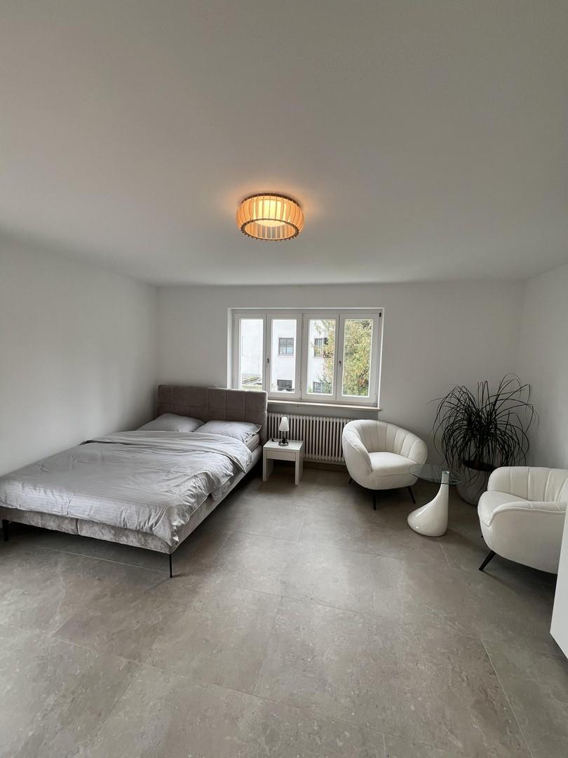 Wohn-/ Schlafzimmer