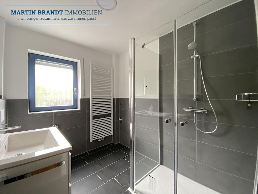 Tageslichtbad mit Dusche