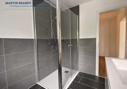 Tageslichtbad mit Dusche